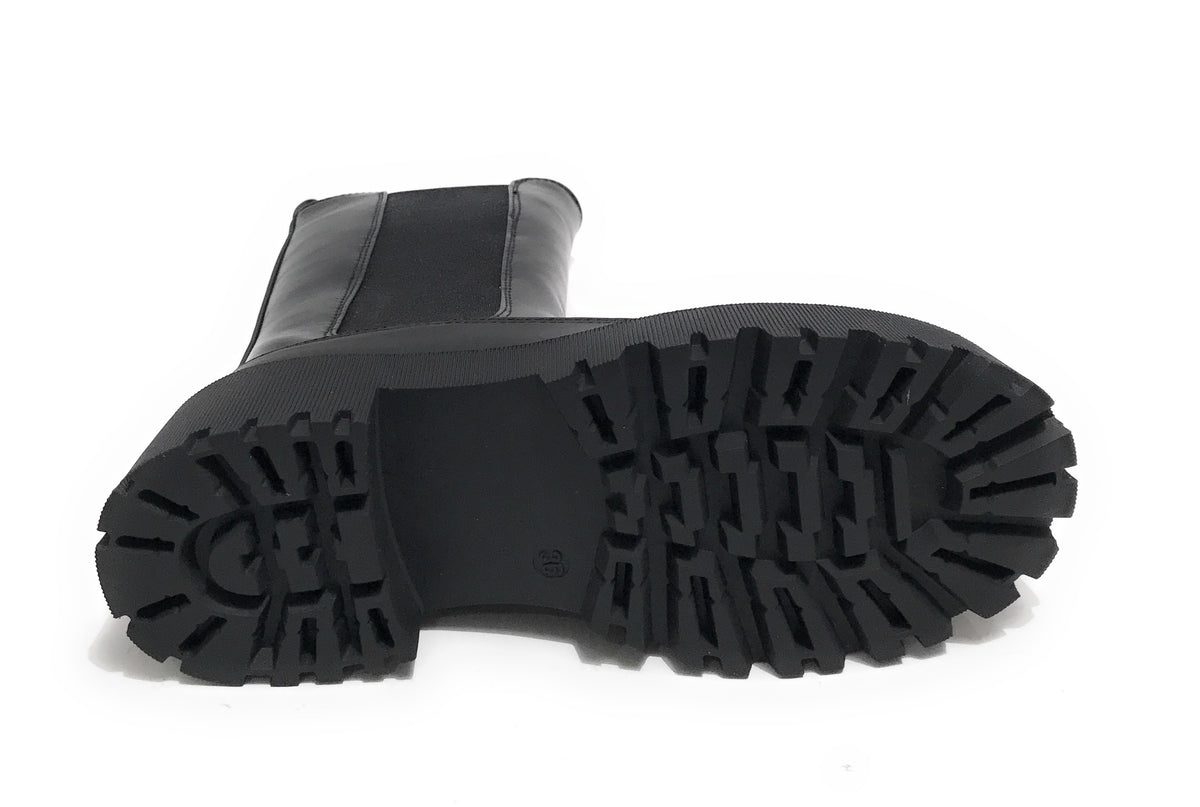 Scarpe donna Gold&gold stivaletto biker in ecopelle nero con fondo carrarmato D23GG36 GS211