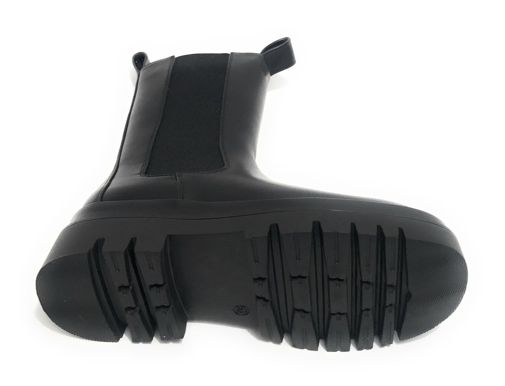 Scarpe donna Gold&gold stivaletto biker in ecopelle nero con fondo carrarmato D22GG22 GR180