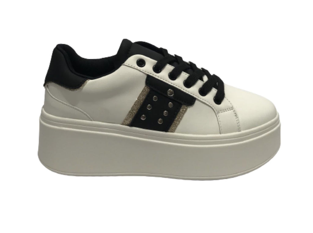 Scarpe donna sneaker Gold&gold a fondo alto in ecopelle bianco/ nero D23GG13 GB590