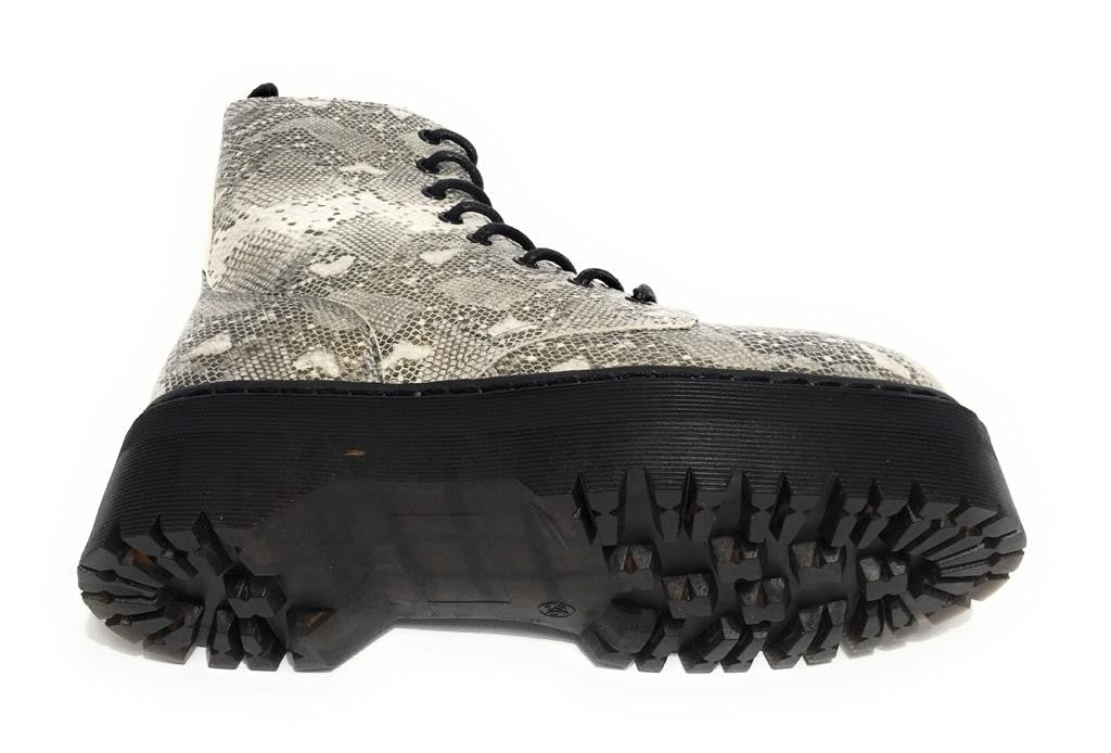 Scarpe donna Gold&gold anfibio ecopelle stampa pitone con fondo zeppa carrarmato D20GG51