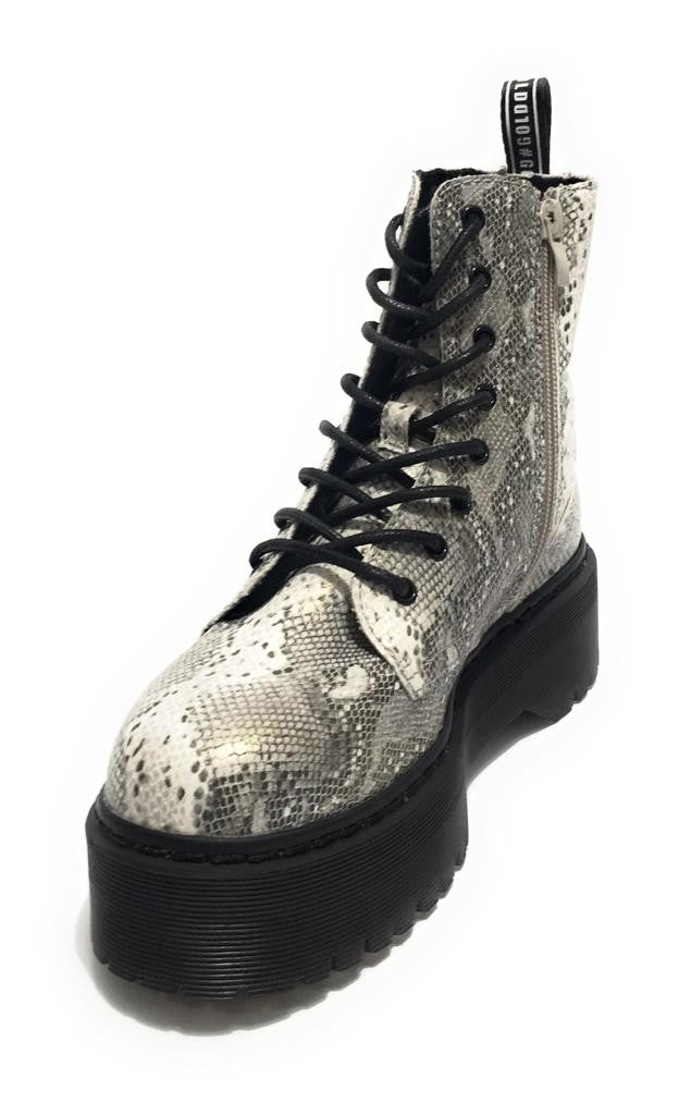 Scarpe donna Gold&gold anfibio ecopelle stampa pitone con fondo zeppa carrarmato D20GG51