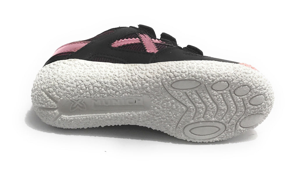 Scarpe bambino Munich sneaker con strap Mini Goal in suede nero/ tessuto Z21MU09