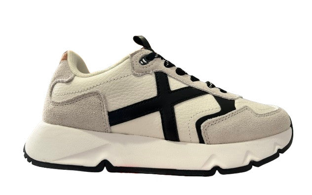 Sneaker donna Munich Mamba 18 bianco/ nero D27MU05 4191018